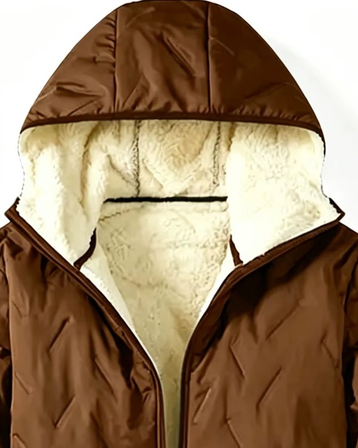 Sherpa-lined hood of the DAVOS jacket in Brown